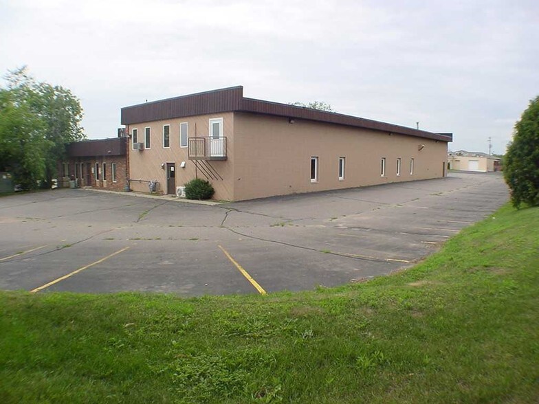 1415 Merrill Ave, Wausau, WI à louer - Photo du bâtiment - Image 2 de 8