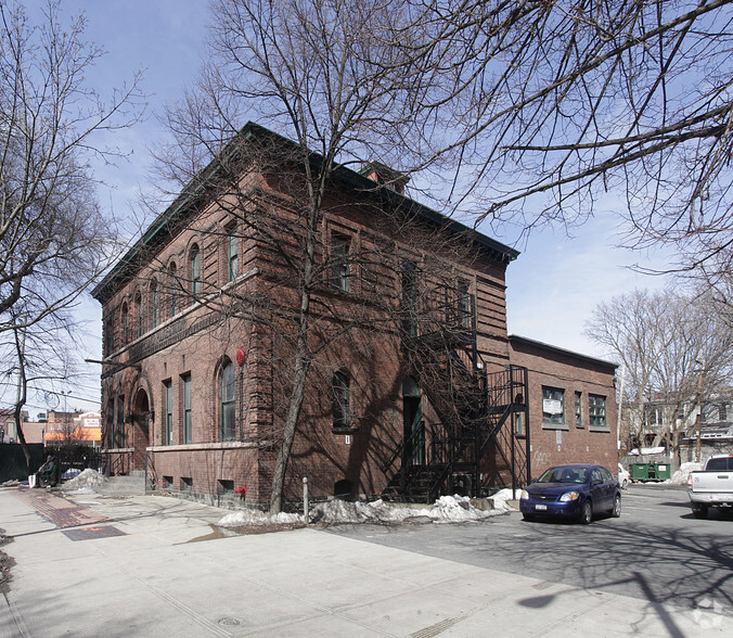 419 Madison Ave, Albany, NY à vendre - Photo principale - Image 1 de 1