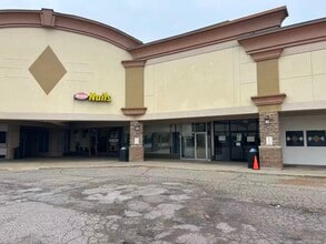 3222 S Martin Luther King Jr Blvd, Lansing, MI for lease Interior Photo- Image 1 of 8