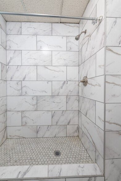 824 N Queen St, Martinsburg, WV à vendre - Photo du bâtiment - Image 3 de 29