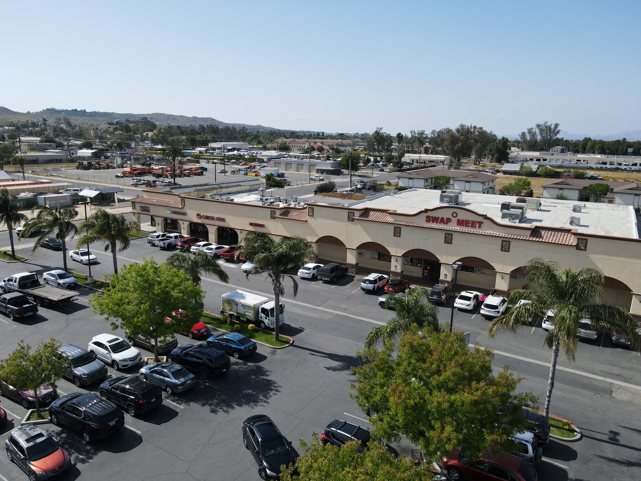 400-498 4th St, Perris, CA for lease Primary Photo- Image 1 of 12