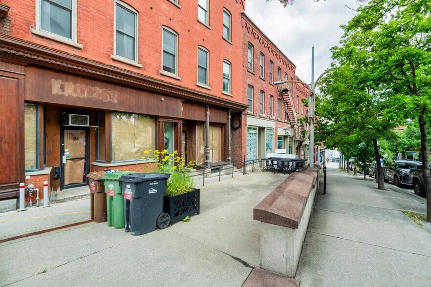 137 Rue Frontenac, Sherbrooke, QC à louer - Photo du bâtiment - Image 2 de 4