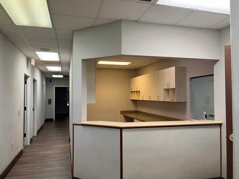 251 Keisler Dr, Cary, NC à louer - Photo intérieure - Image 2 de 6