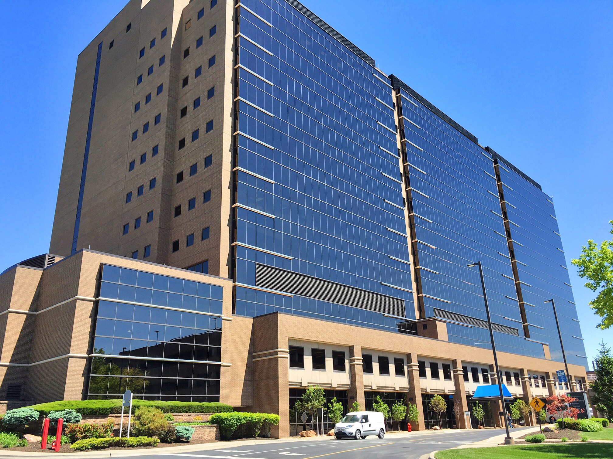 2790 Clay Edwards Dr, North Kansas City, MO for lease Building Photo- Image 1 of 3