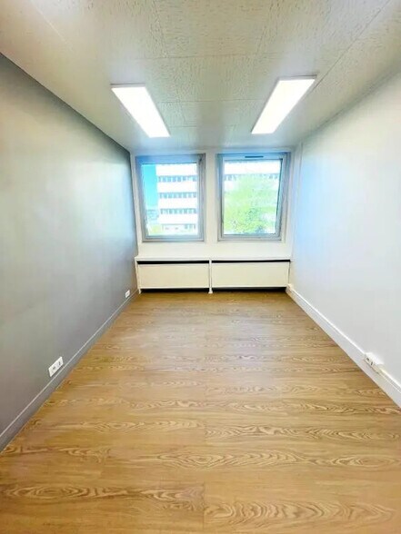 Office in Le Chesnay-Rocquencourt for lease - Interior Photo - Image 3 of 8