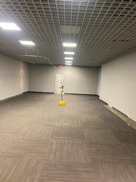 2104 Pacific Coast Hwy, Lomita, CA for lease - Interior Photo - Image 2 of 4