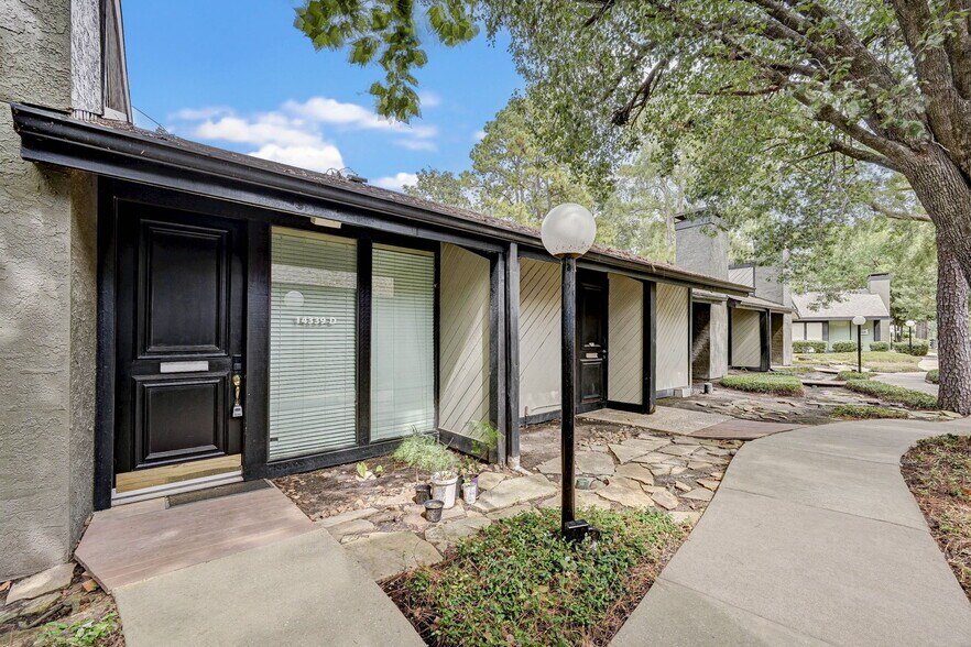 14339 Torrey Chase Blvd, Houston, TX à vendre - Photo du bâtiment - Image 2 de 7