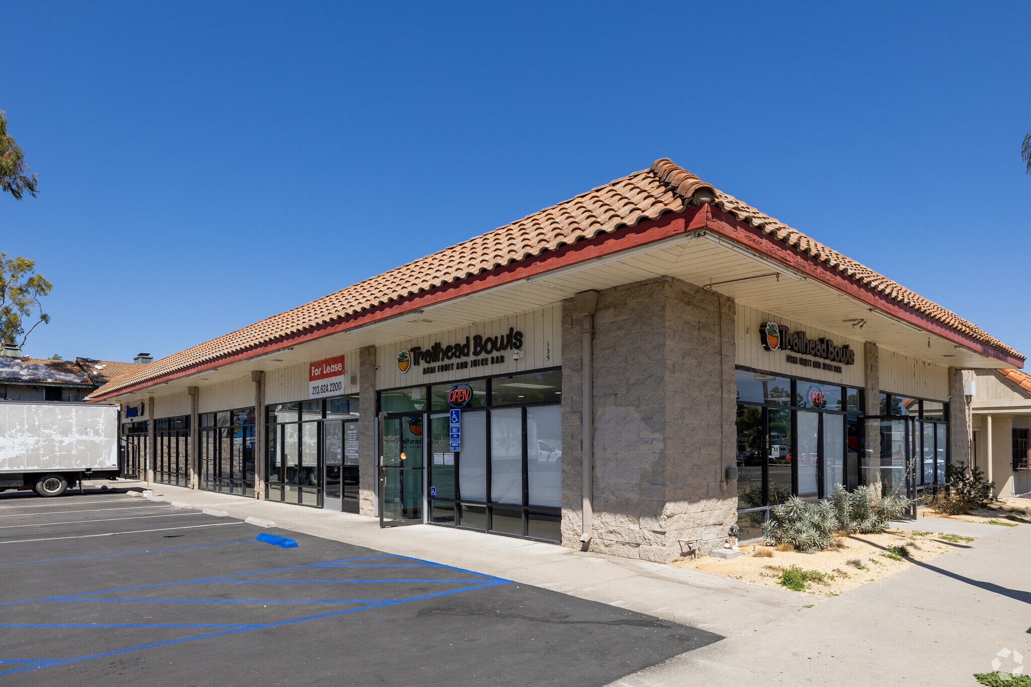 125 E Harvard Blvd, Santa Paula, CA for lease Primary Photo- Image 1 of 11