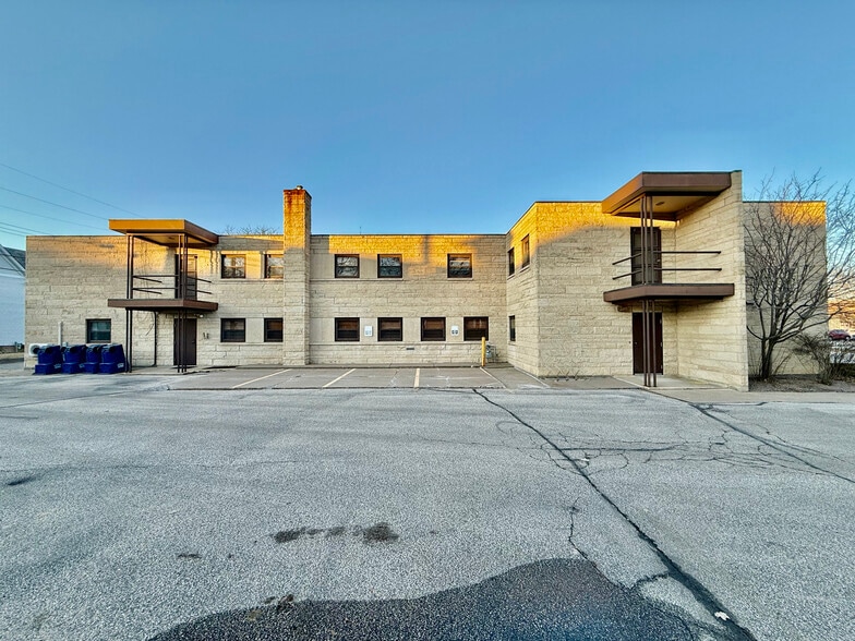 176 8th St, Winona, MN for sale - Building Photo - Image 2 of 19