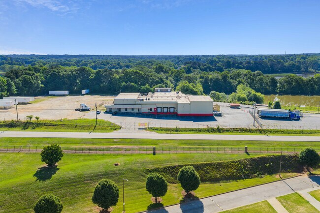 Plus de détails pour 635 Kingsbridge Rd, Carrollton, GA - Industriel à louer
