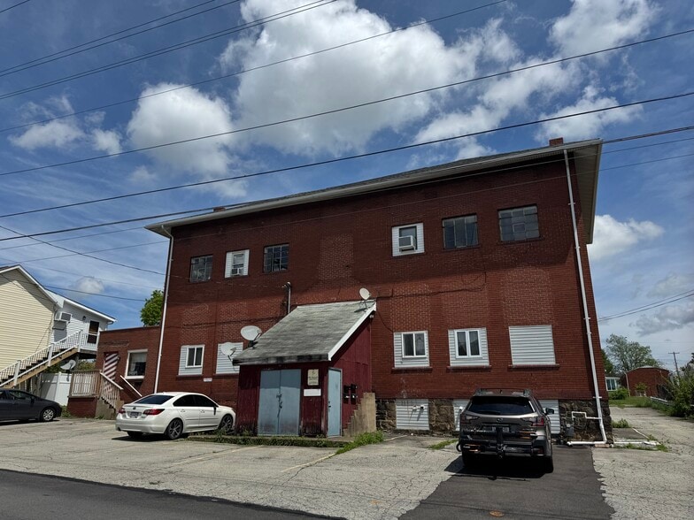 934 Wood St, Latrobe, PA for sale - Primary Photo - Image 1 of 15
