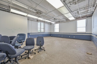 1900 W MacArthur St, Shawnee, OK for lease Interior Photo- Image 1 of 2