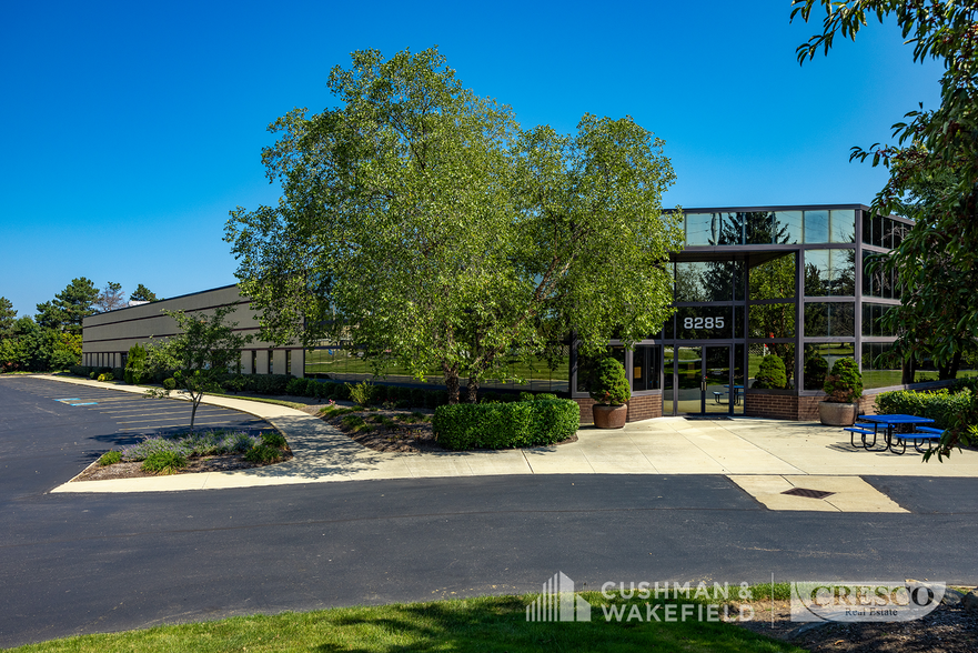 8285-8295 Darrow Rd, Twinsburg, OH à louer - Photo du b timent - Image 1 de 12