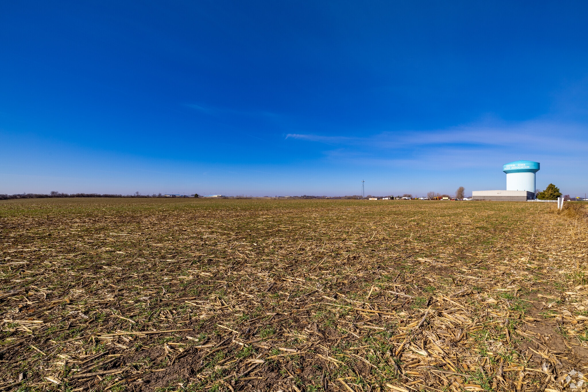 I-80, Newton, IA for sale Primary Photo- Image 1 of 3