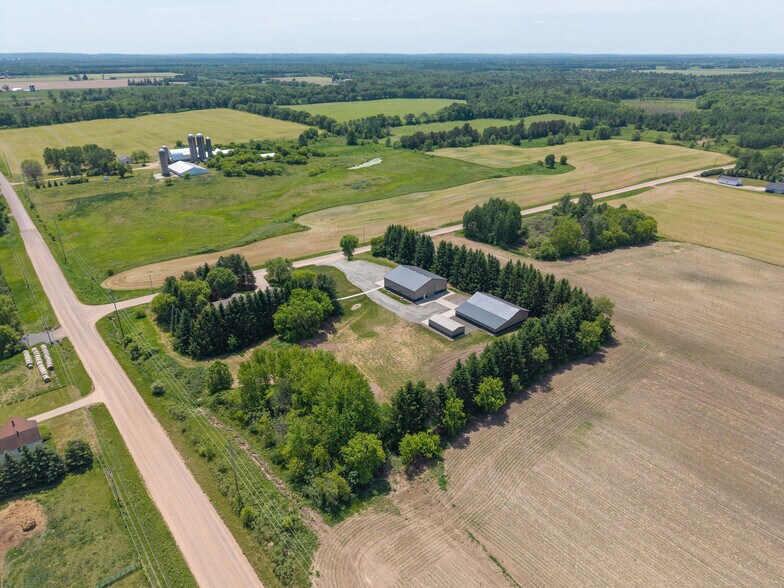 22946 100th Ave, Cadott, WI à vendre - Photo du bâtiment - Image 3 de 38