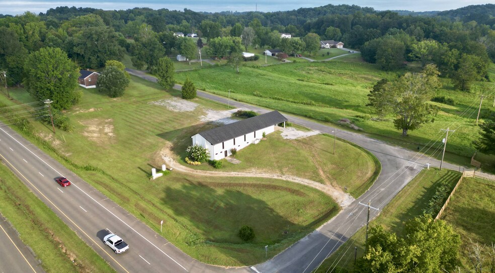 401 Richardson St, Etowah, TN à vendre - Photo du bâtiment - Image 2 de 14