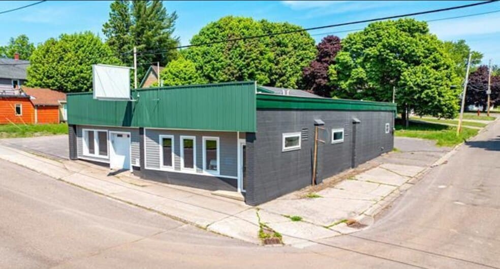 1001 Ethel Ave, Hancock, MI à vendre - Photo du bâtiment - Image 3 de 18