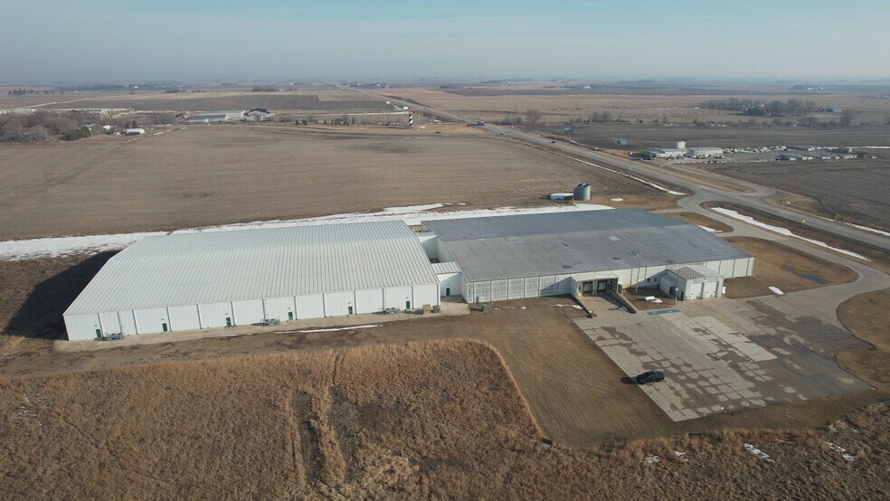 6135 Highway 71, Storm Lake, IA à vendre - Vidéo sur l’inscription commerciale - Image 2 de 9