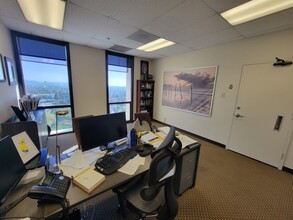 6404 Wilshire Blvd, Los Angeles, CA for lease Interior Photo- Image 2 of 3