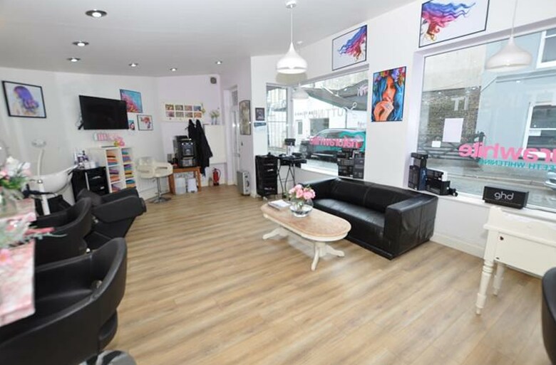 10 Mansel St, Carmarthen à vendre - Photo intérieure - Image 2 de 12