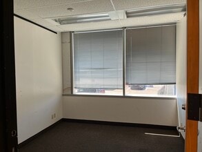 11615 Forest Central Dr, Dallas, TX for lease Interior Photo- Image 2 of 5