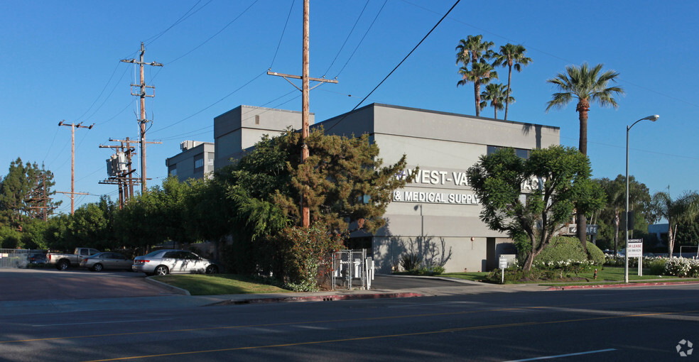 5353-5363 Balboa Blvd, Encino, CA for lease - Building Photo - Image 3 of 9