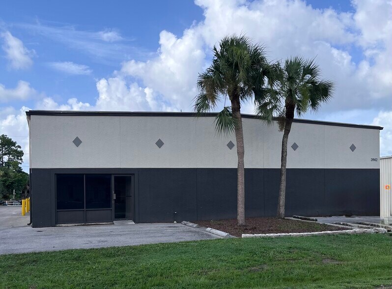 3942 Arnold Ave, Naples, FL à louer - Photo du bâtiment - Image 1 de 20