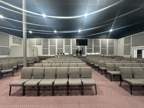 11233 Crown Park Dr, Houston, TX for lease Interior Photo- Image 2 of 12