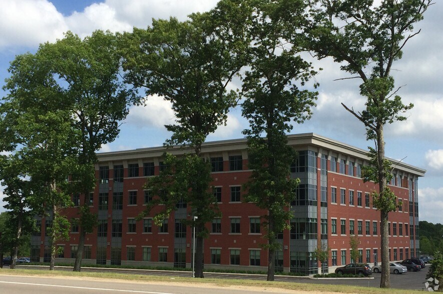 100 Crowley Dr, Marlborough, MA à louer - Photo du bâtiment - Image 3 de 10