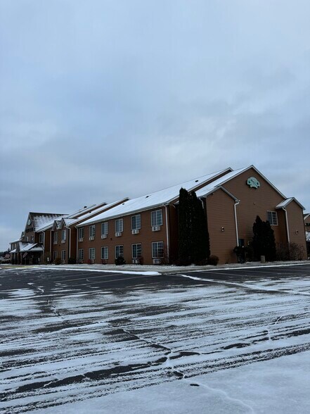 10290 Highway 27 S, Hayward, WI for sale - Building Photo - Image 1 of 1