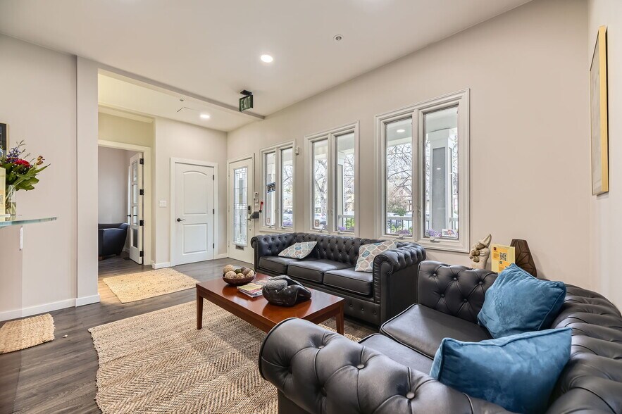 1761 N Emerson St, Denver, CO à vendre - Photo intérieure - Image 3 de 25