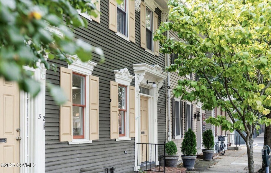 30-32 N 2nd St, Lewisburg, PA à louer - Photo du bâtiment - Image 2 de 15