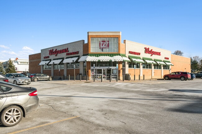 Plus de détails pour 202 Broad St, Glens Falls, NY - Commerce de détail à vendre