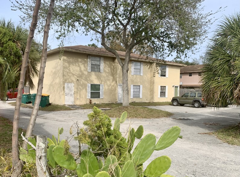 2250 W New Haven Ave, West Melbourne, FL for sale - Primary Photo - Image 1 of 1