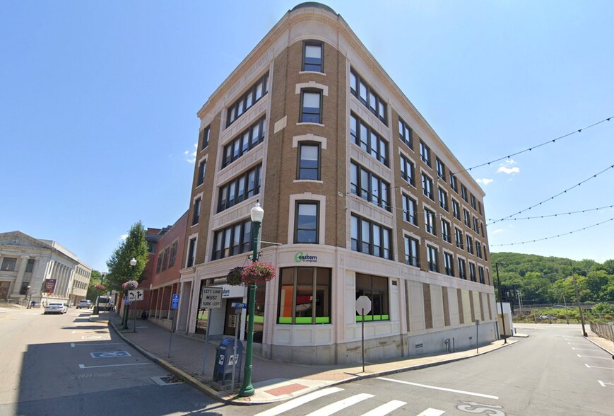 257 Main St, Norwich, CT à vendre - Photo du bâtiment - Image 2 de 7