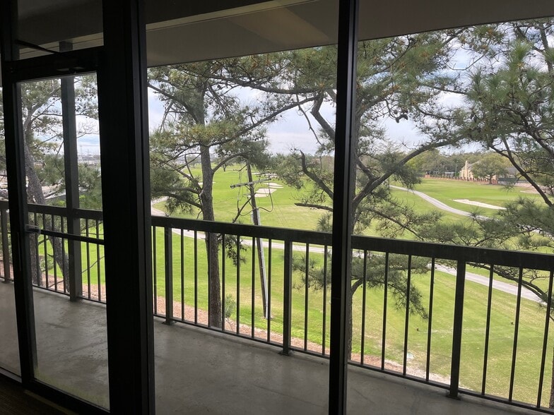 131 Airline Dr, Metairie, LA for lease - Building Photo - Image 3 of 8
