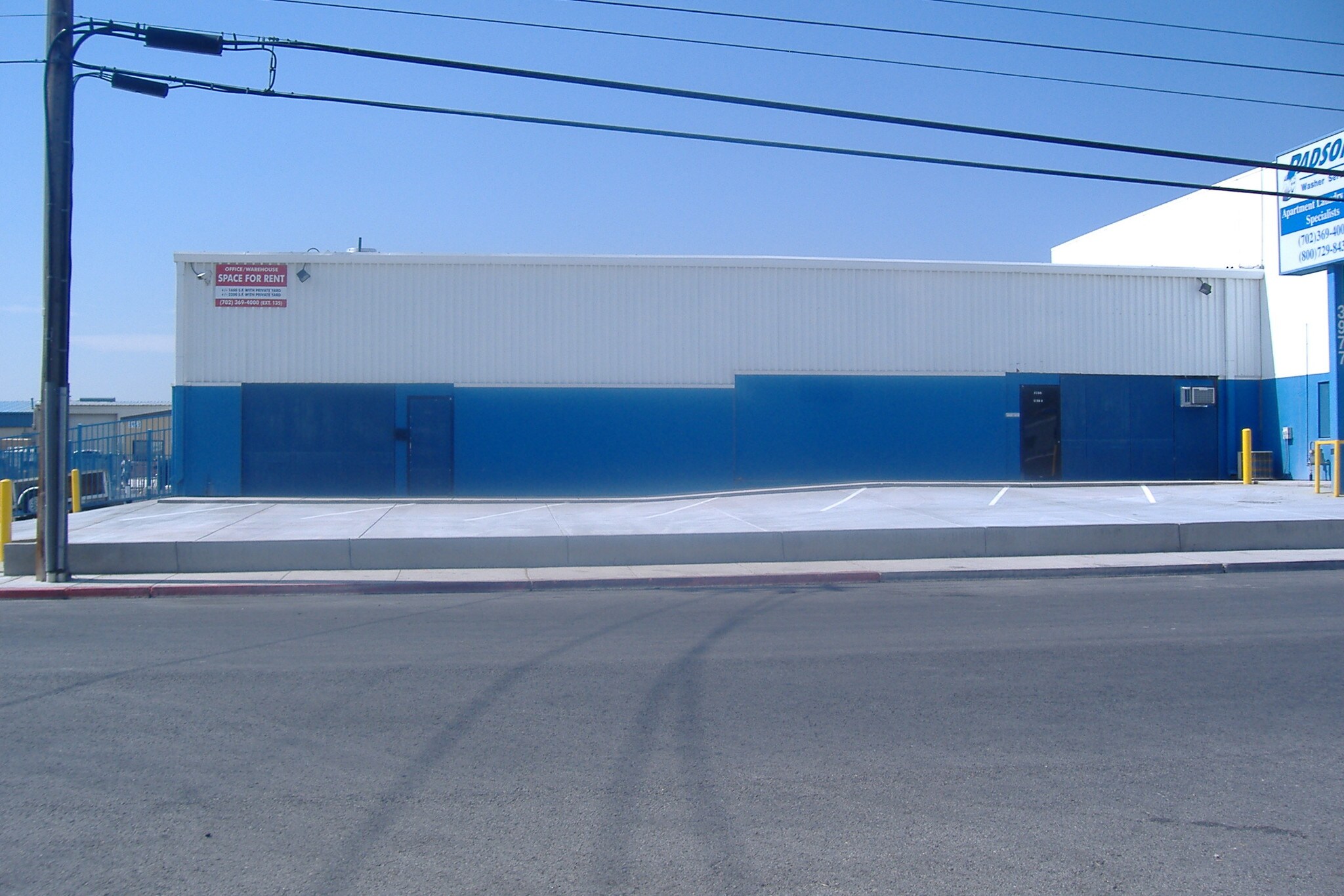 3977 W Oquendo Rd, Las Vegas, NV à louer Photo du bâtiment- Image 1 de 10