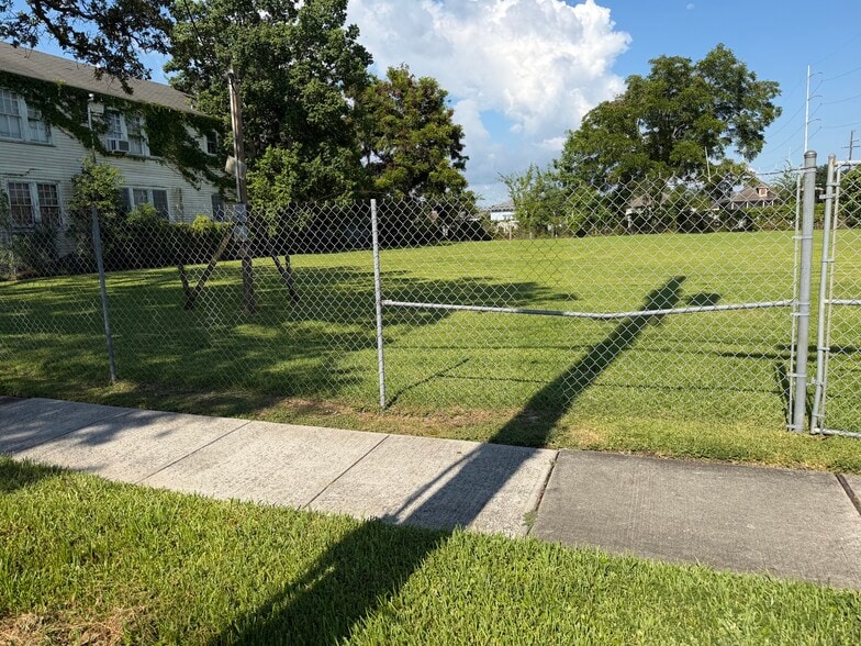 4338 Elysian Fields Ave, New Orleans, LA for sale - Building Photo - Image 3 of 10