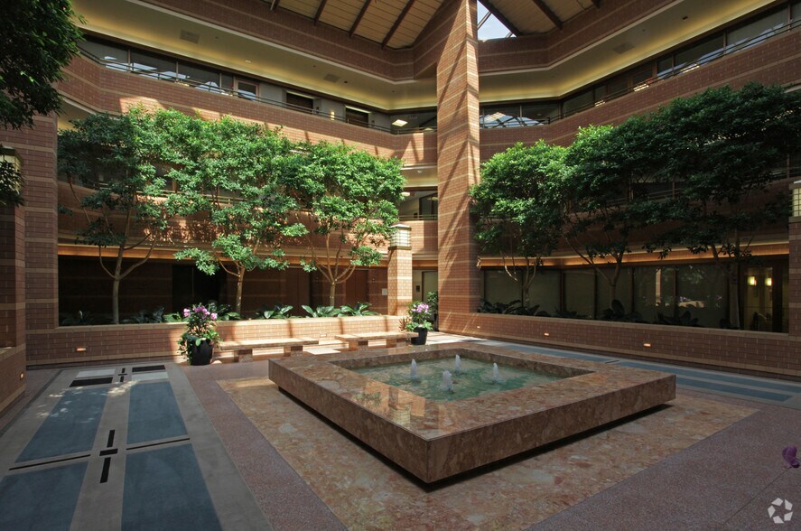 1520 Kensington Rd, Oak Brook, IL à louer - Photo du bâtiment - Image 2 de 8