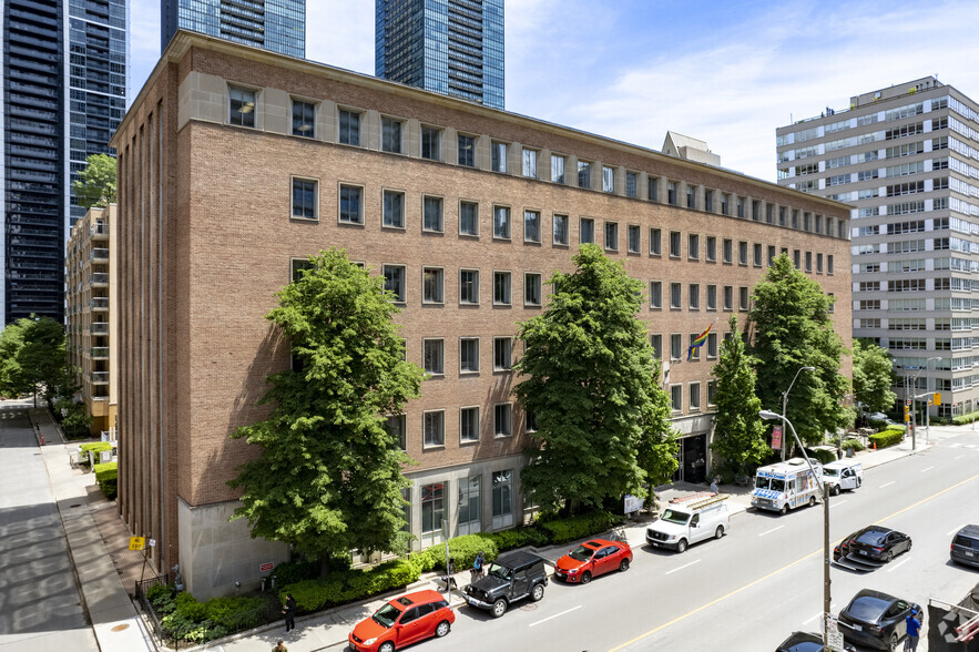 625 Church St, Toronto, ON for lease - Building Photo - Image 2 of 6