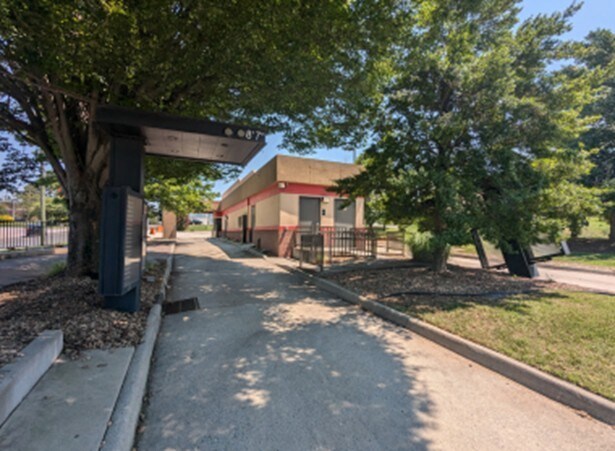 2901 Candlers Mountain Rd, Lynchburg, VA à vendre - Photo du bâtiment - Image 3 de 8