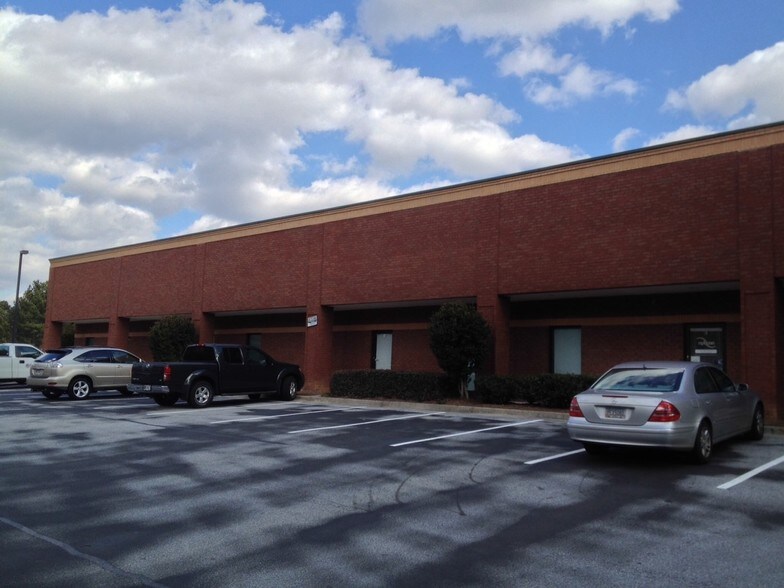 3750 Hewatt Ct, Snellville, GA à louer - Photo du bâtiment - Image 3 de 4
