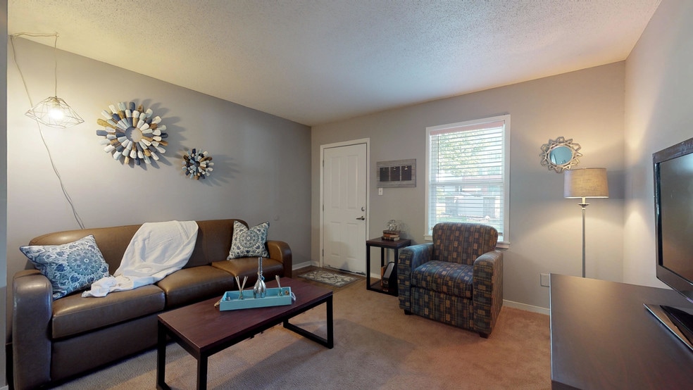 301 E 12th St, Greenville, NC for sale - Interior Photo - Image 2 of 14