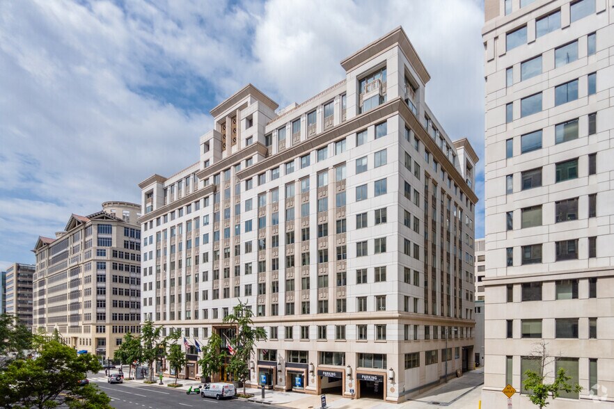 700 13th St NW, Washington, DC à louer - Photo du bâtiment - Image 2 de 6