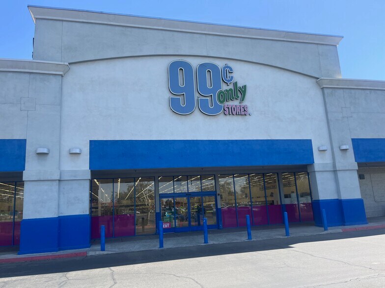 1311-1333 Country Club Dr, Madera, CA à louer - Photo du bâtiment - Image 2 de 5