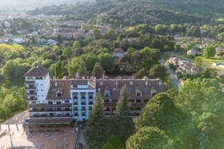 Plus de détails pour Multi-résidentiel à vendre