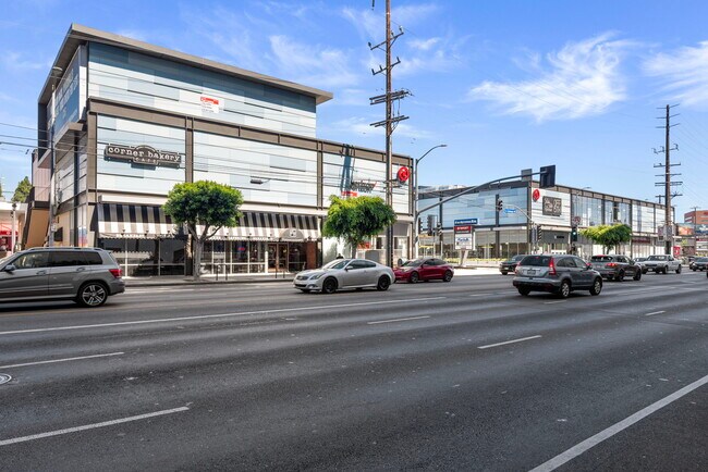 Plus de détails pour 100 S La Cienega Blvd, Los Angeles, CA - Commerce de détail à louer