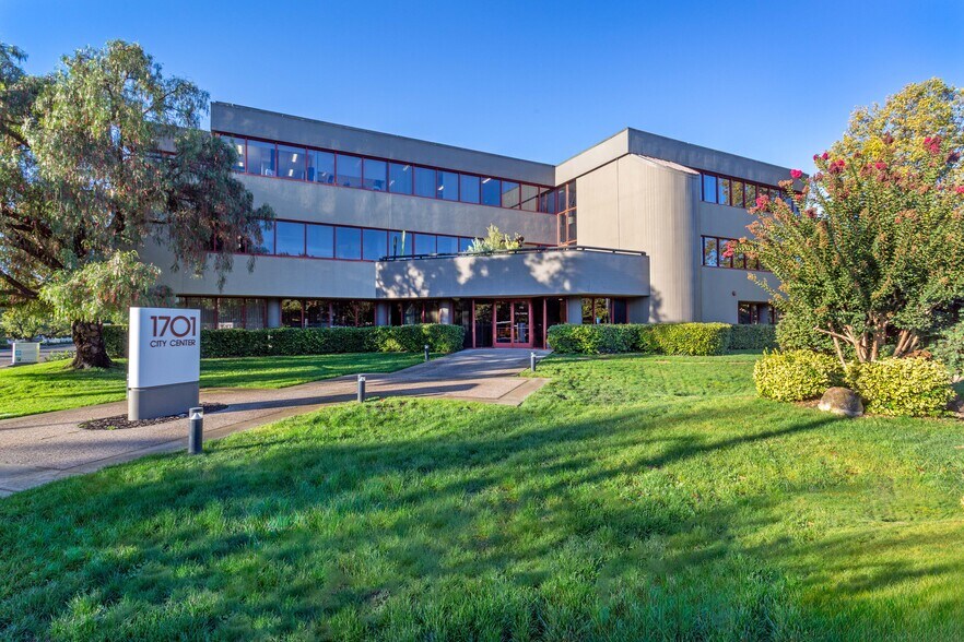 1701 Novato Blvd, Novato, CA à louer - Photo du bâtiment - Image 1 de 79
