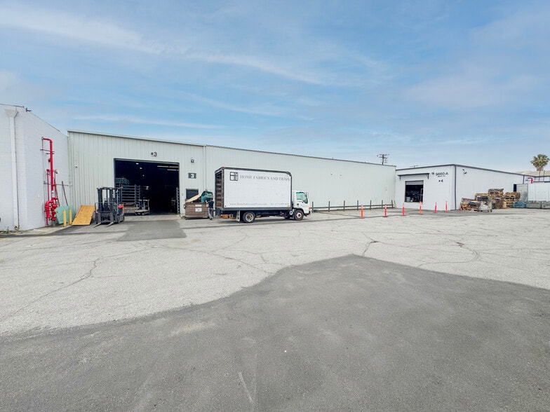 9860-9874 Gidley St, El Monte, CA for lease - Building Photo - Image 2 of 5