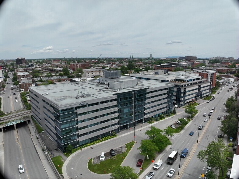 7101 Av Du Parc, Montréal, QC à louer - Communauté Matterport - Image 2 de 15